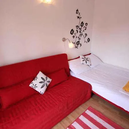In 14218 Apartman