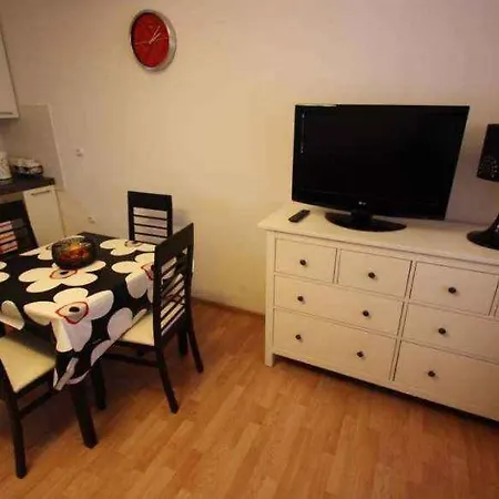 Apartment In 14218