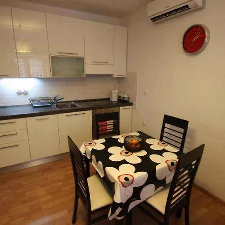 Apartment In 14218 Crikvenica