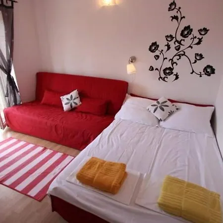 Apartment In 14218